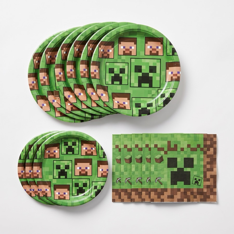 Minecraft themed party plates, in stock in store